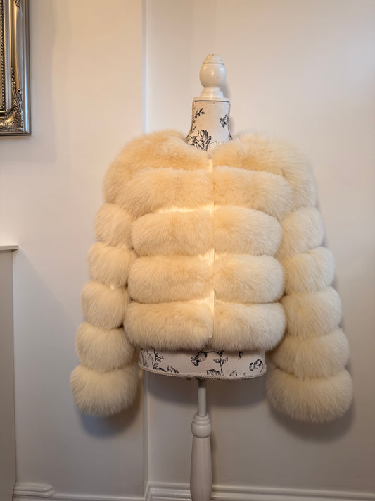 Luxury Cropped 6 Ring Fox Fur - Cream